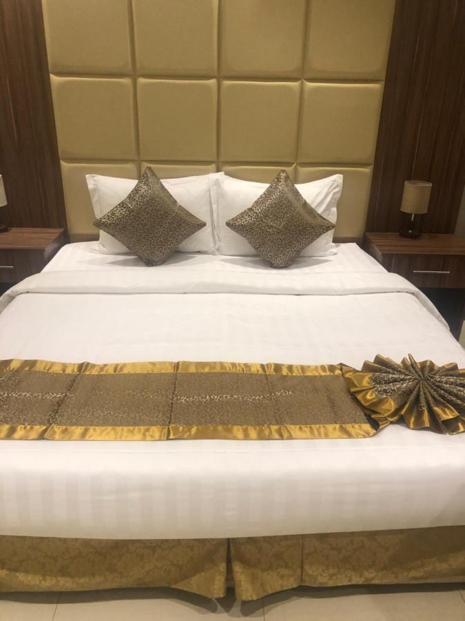 Al Bateel Furnished Apartments Ar Riyad Esterno foto
