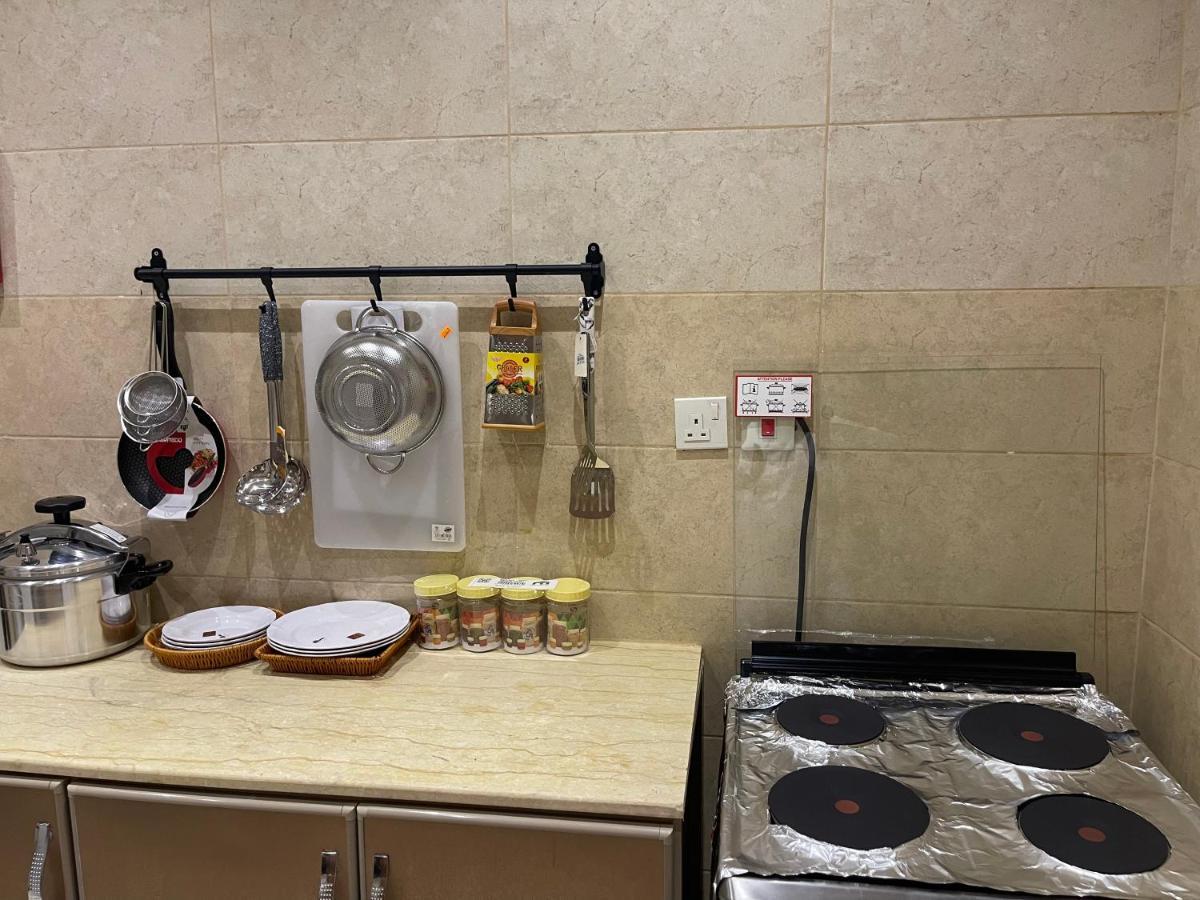 Al Bateel Furnished Apartments Ar Riyad Esterno foto