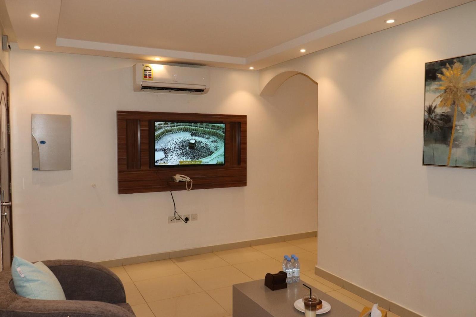 Al Bateel Furnished Apartments Ar Riyad Esterno foto