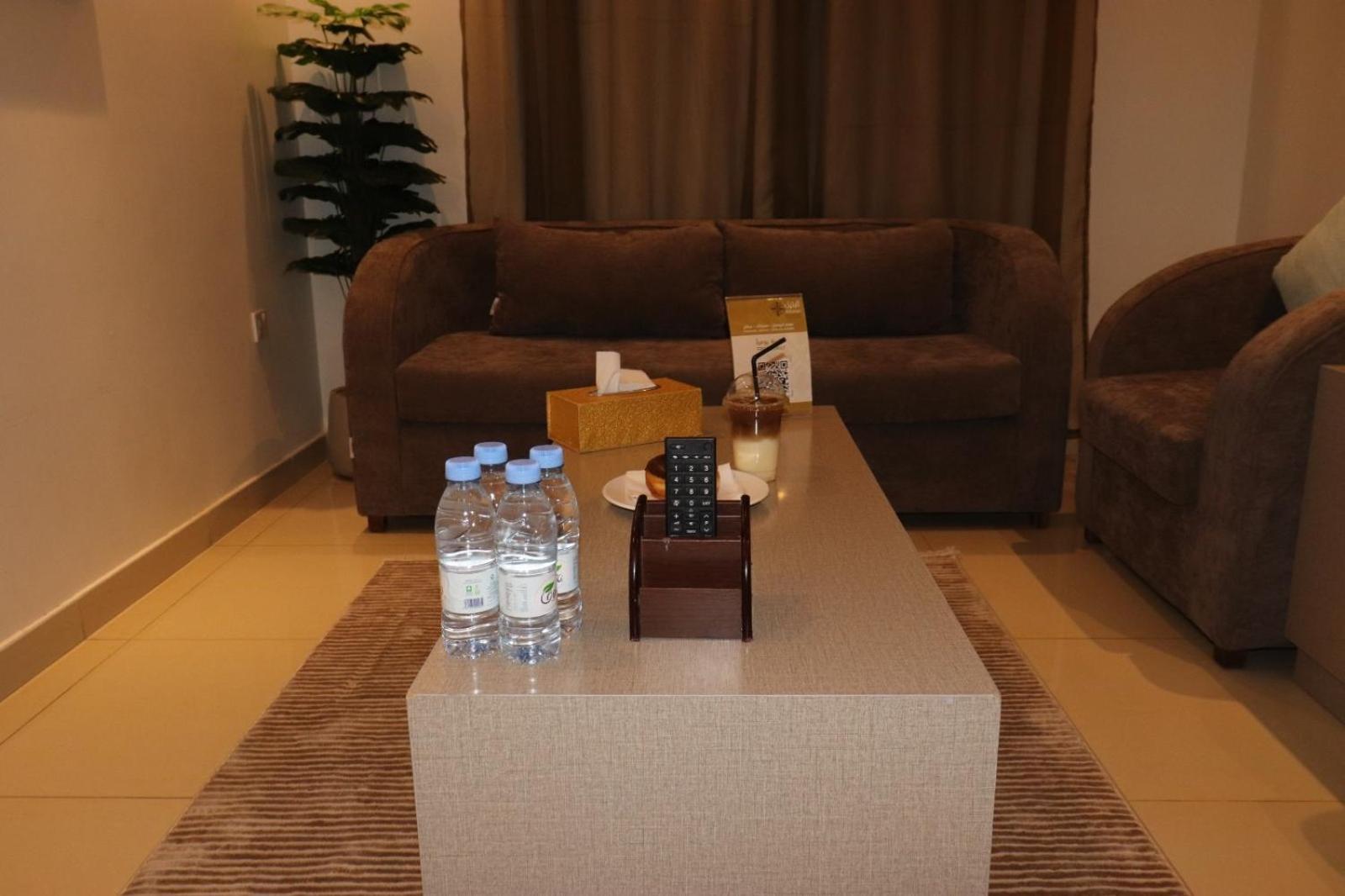 Al Bateel Furnished Apartments Ar Riyad Esterno foto