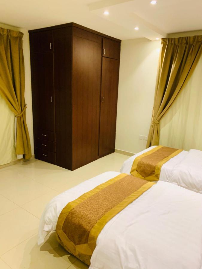 Al Bateel Furnished Apartments Ar Riyad Esterno foto