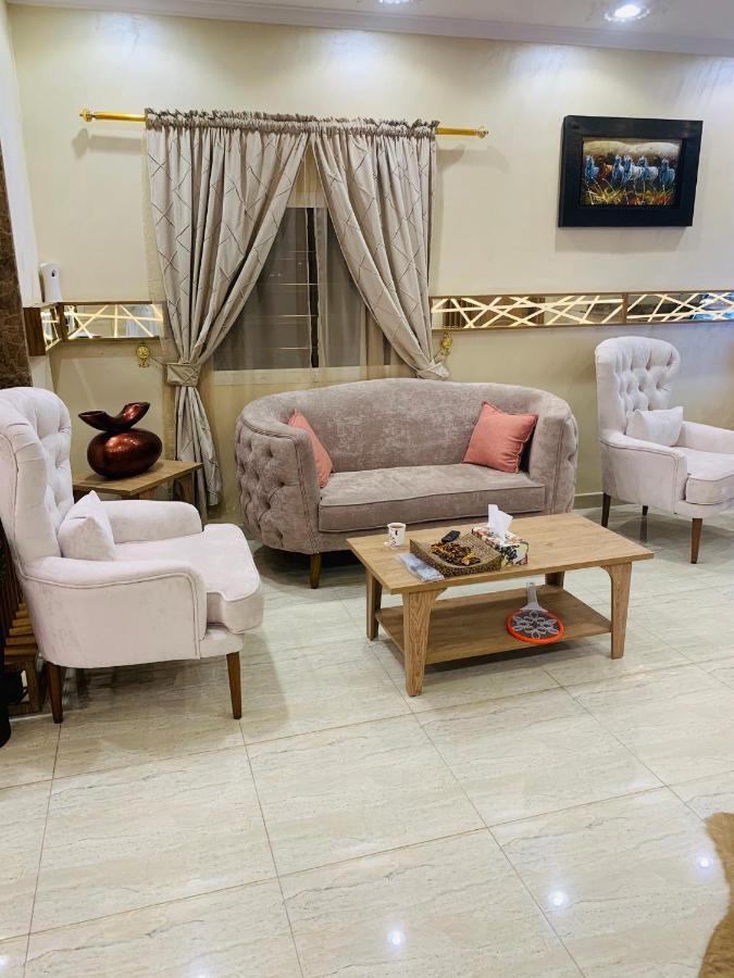 Al Bateel Furnished Apartments Ar Riyad Esterno foto