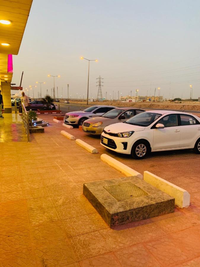 Al Bateel Furnished Apartments Ar Riyad Esterno foto