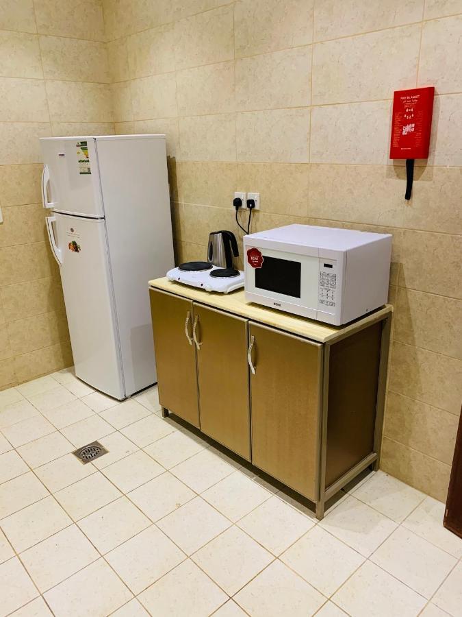 Al Bateel Furnished Apartments Ar Riyad Esterno foto
